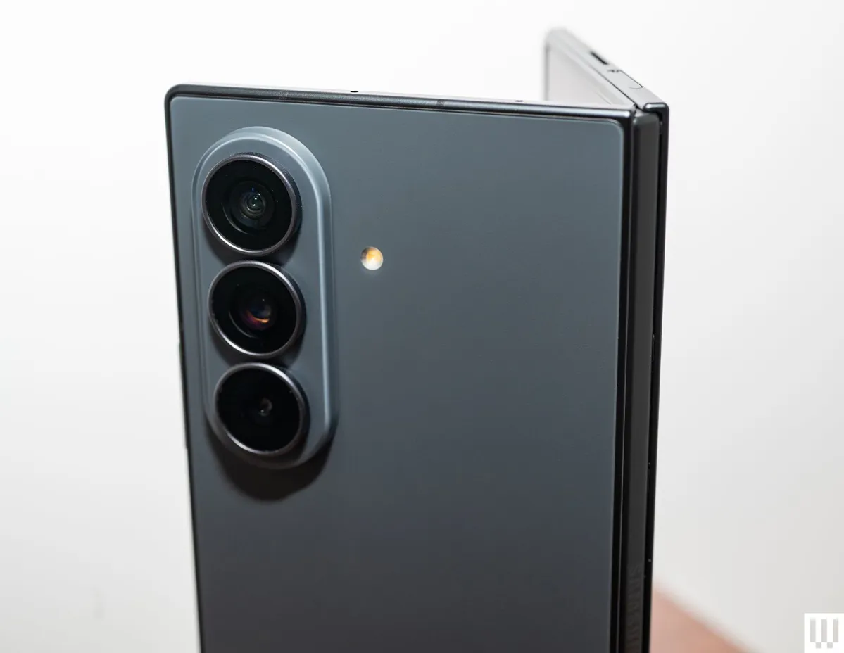 Samsung Galaxy Z Fold8 Ultra med åben skærm